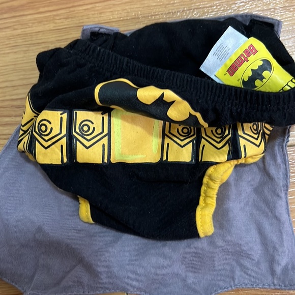 Batman baby diaper cover with cape - Picture 3 of 4